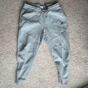Nike Tech Fleece Joggers Size Large